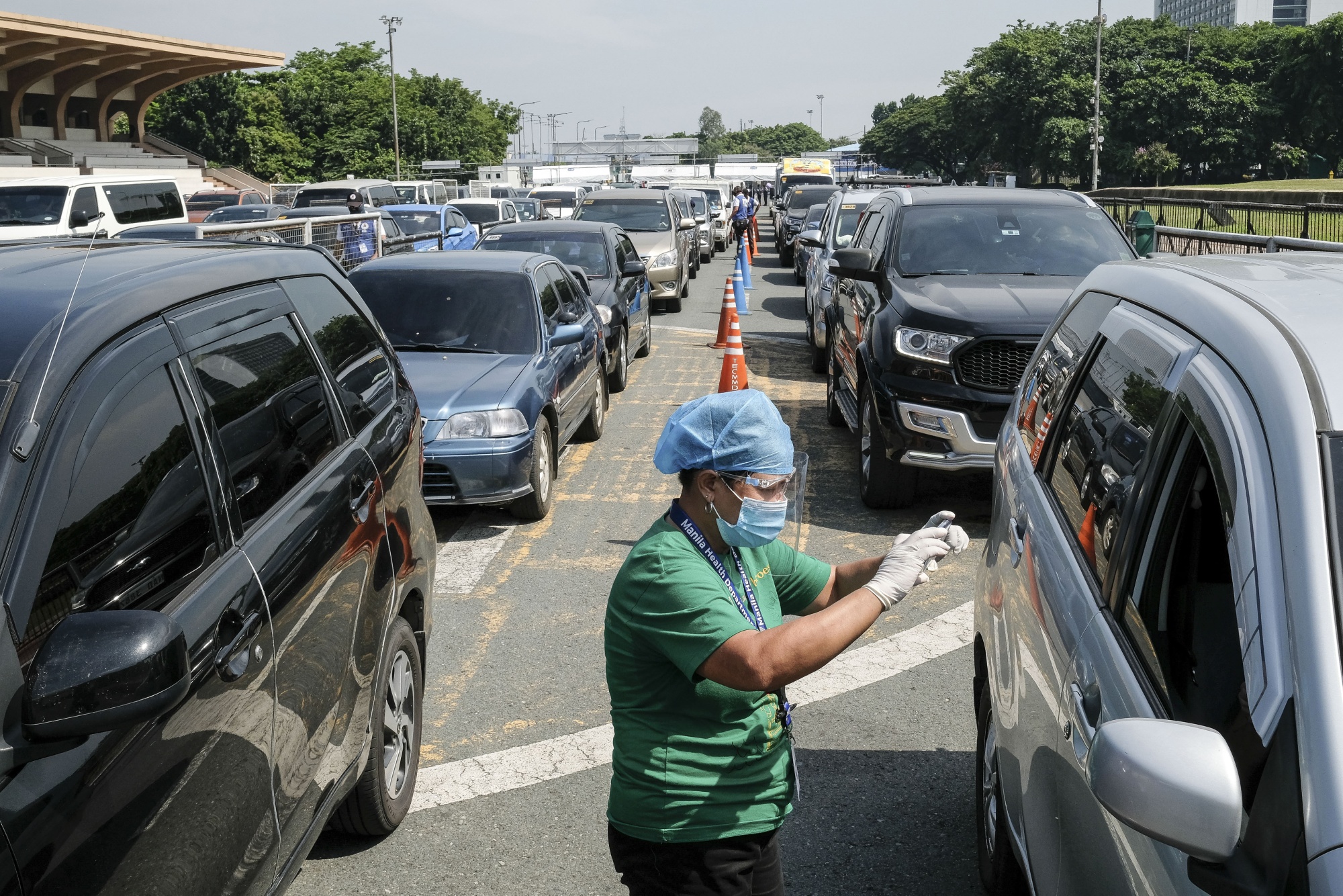 Philippine Capital May Return to Lockdown as Infections Rise