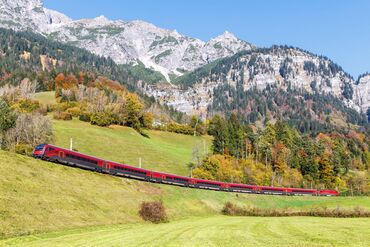 PURSUITS_trains