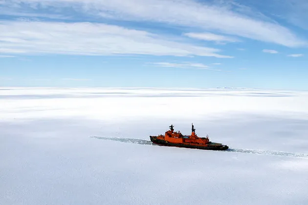The nuclear-powered icebreaker Rossiya on its way to the Lomonosov Ridge in the Arctic Ocean