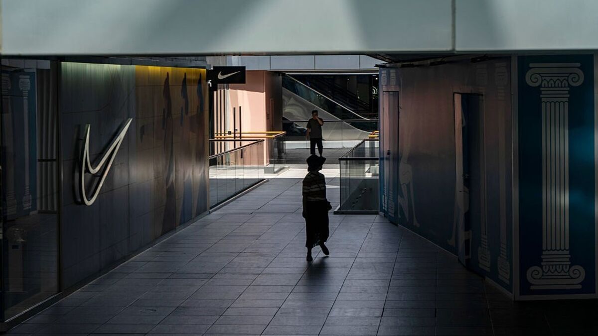 Nike Warns of Sales Decline as China Weakness Persists