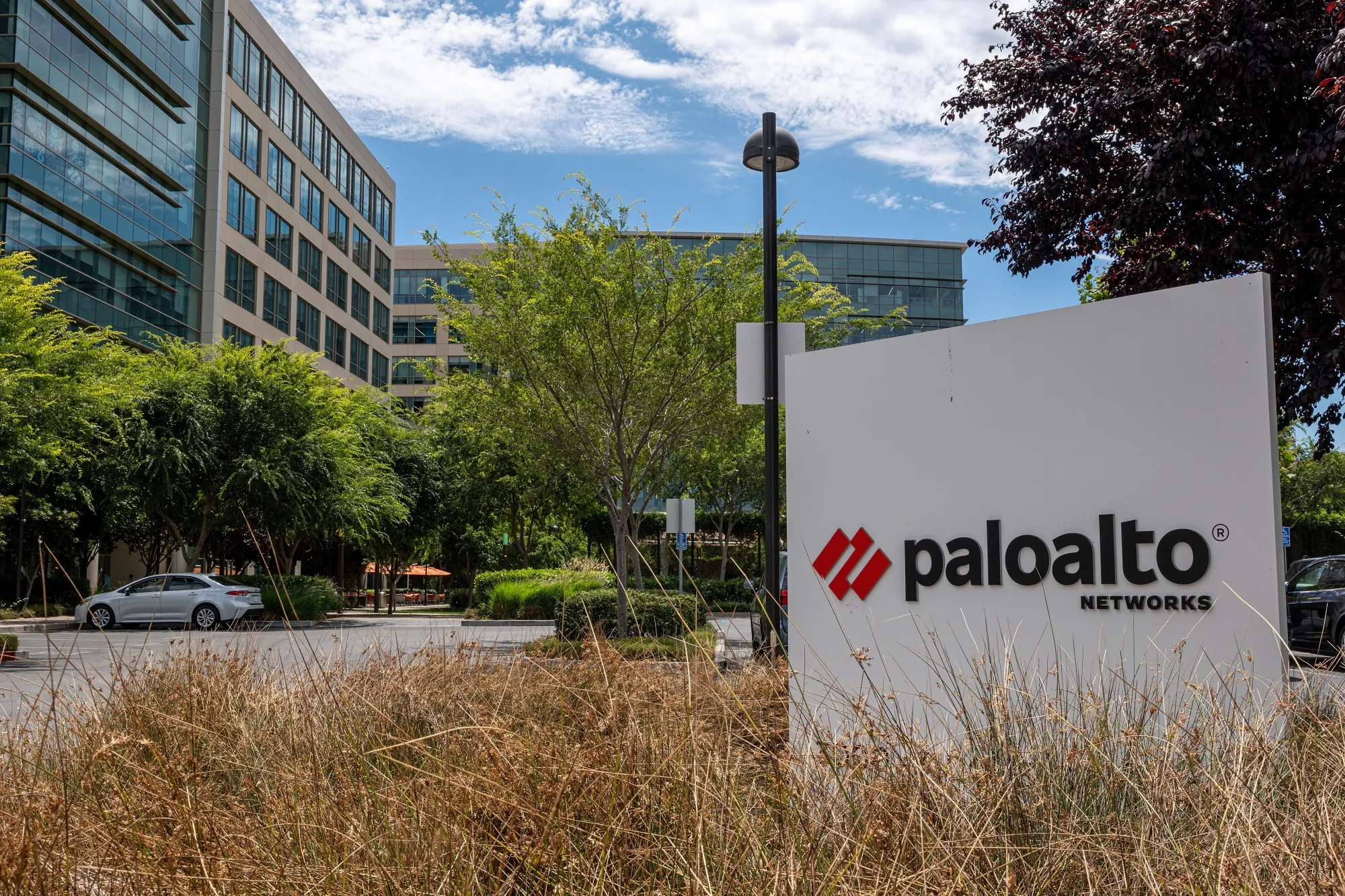 Palo Alto Networks Aims To Gain Ibm Security Customers In Deal Bloomberg