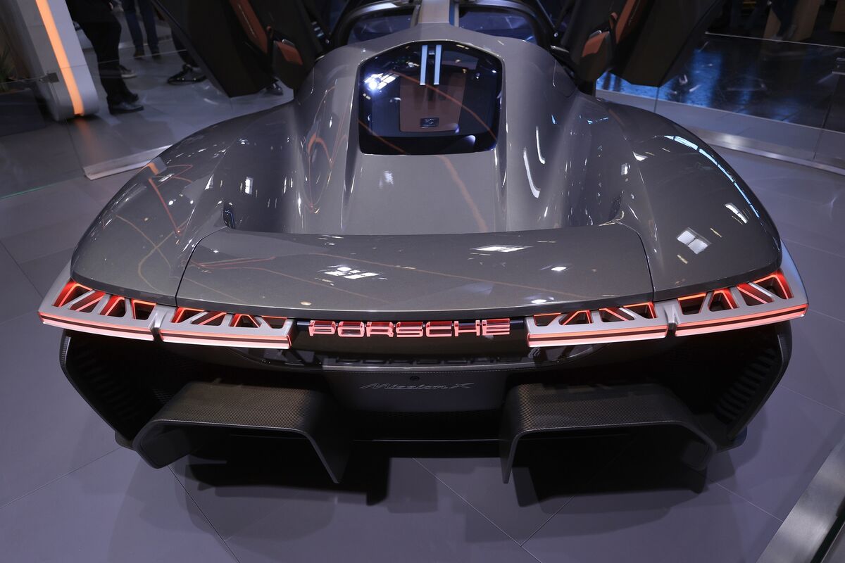 assets.bwbx.io image