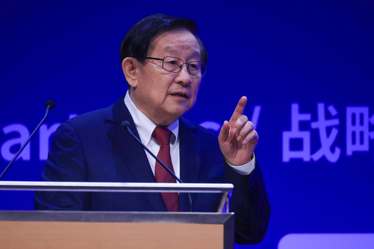 Architect of China’s EV Strategy Sees Future for Hydrogen Vehicles