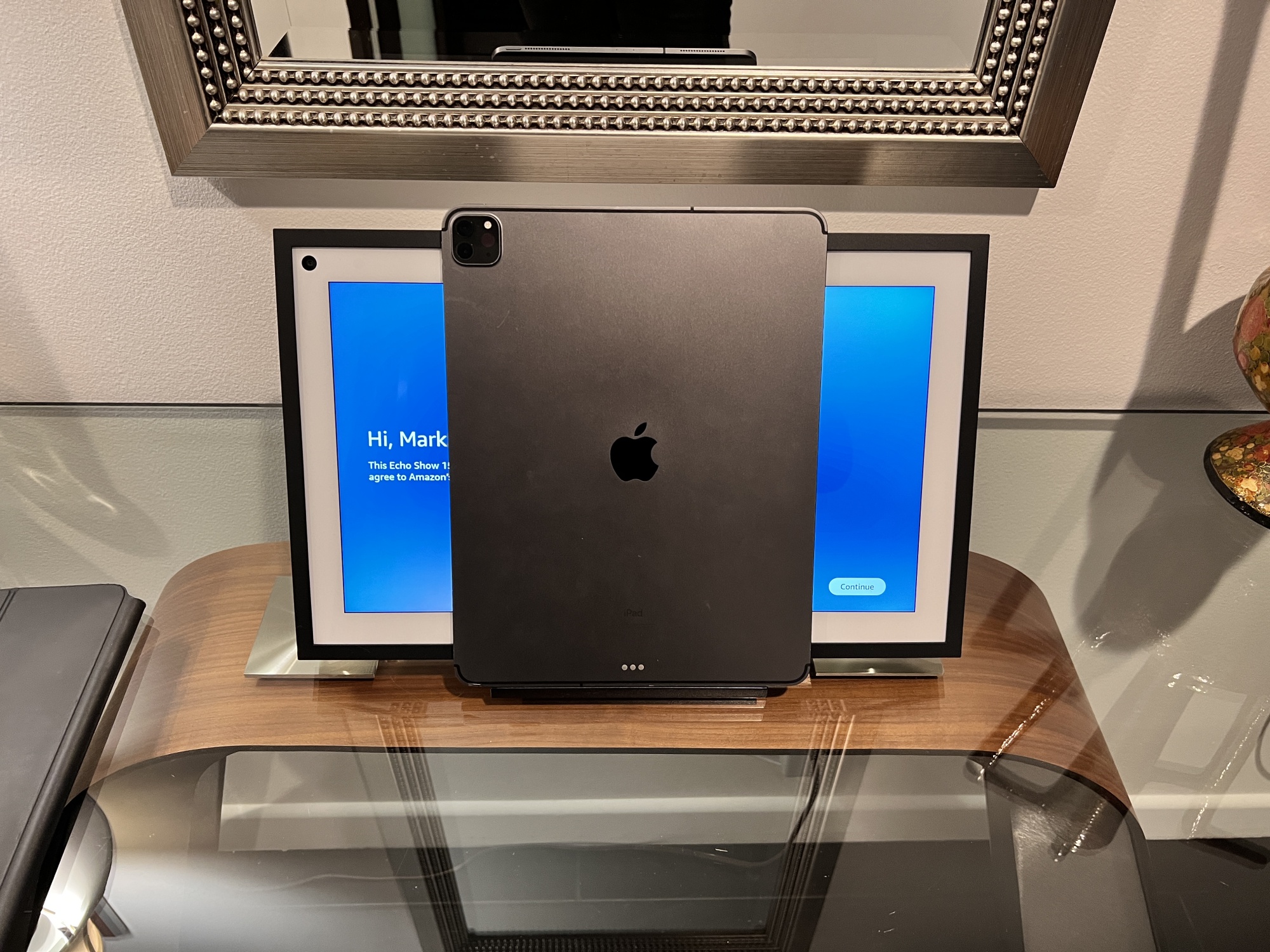 Apple (AAPL) Should Sell Bigger iPad for Smart Home;  Echo Show 15  Review - Bloomberg