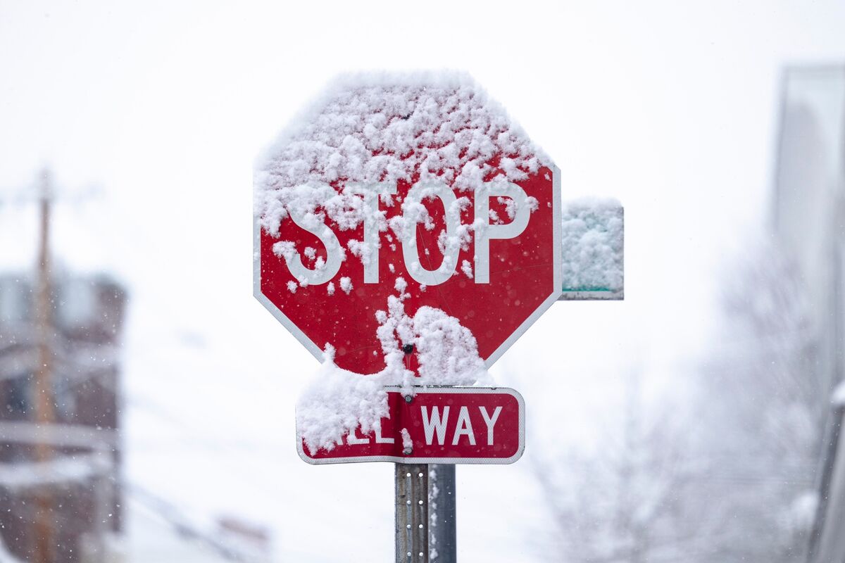 NY and NJ Face Flood Risks as Storm Brings Outages, Travel Chaos