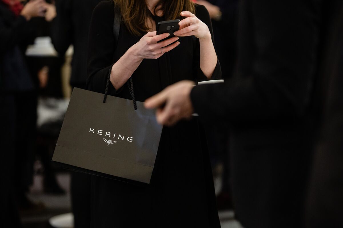Kering Hits 15-Month High as Morgan Stanley’s Top Luxury Pick