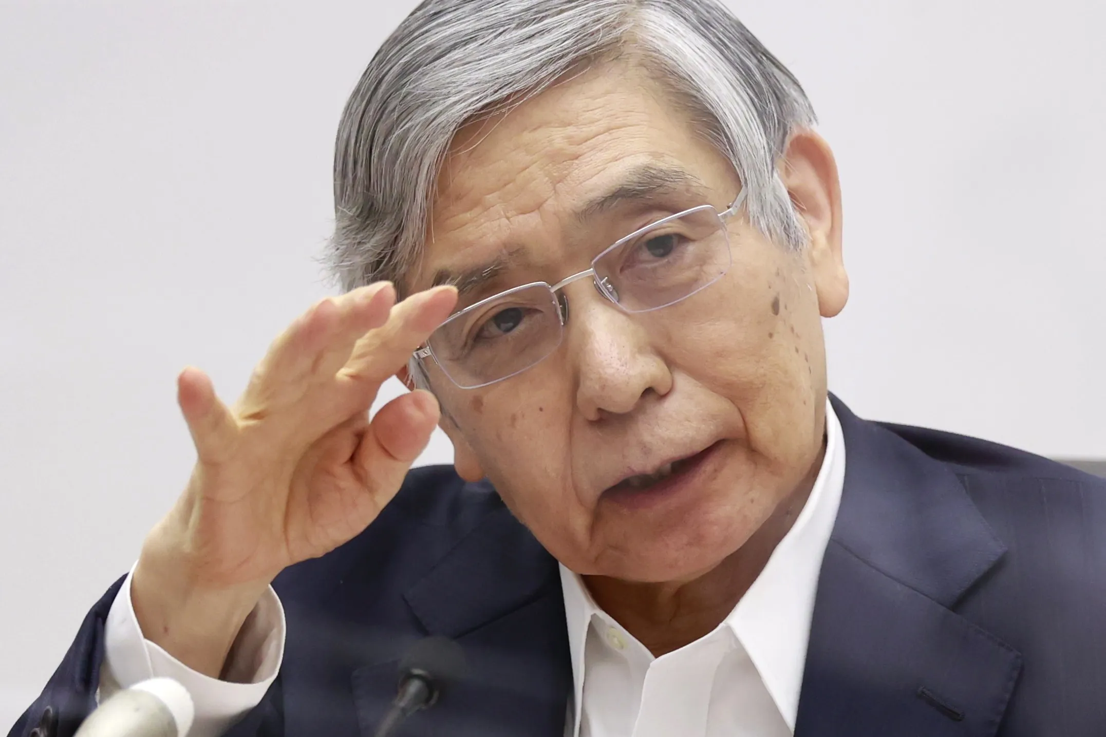 日本経済は完全復活、金融政策正常化は極めて当然－黒田前日銀総裁 - Bloomberg