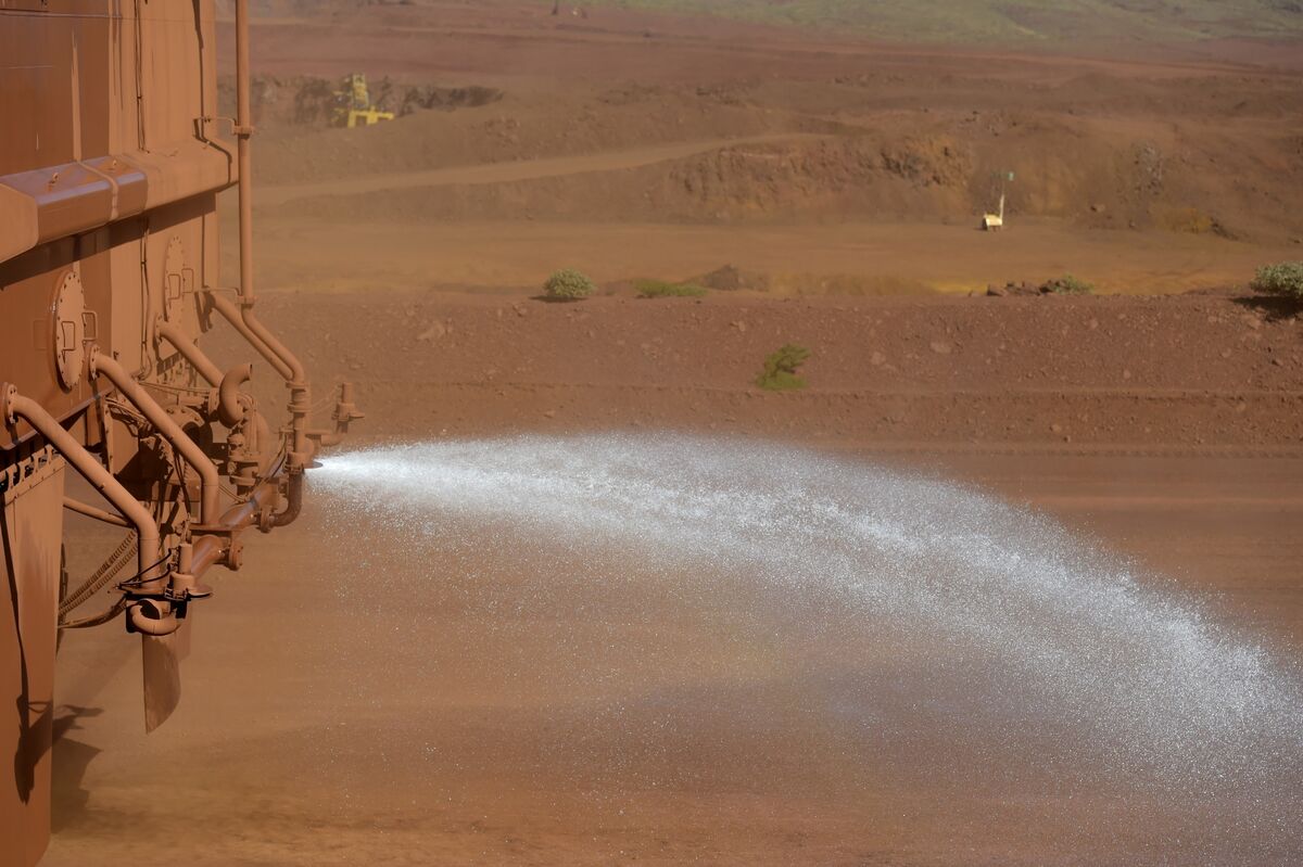 World’s Biggest Platinum Mine Nears Decision on Underground Move