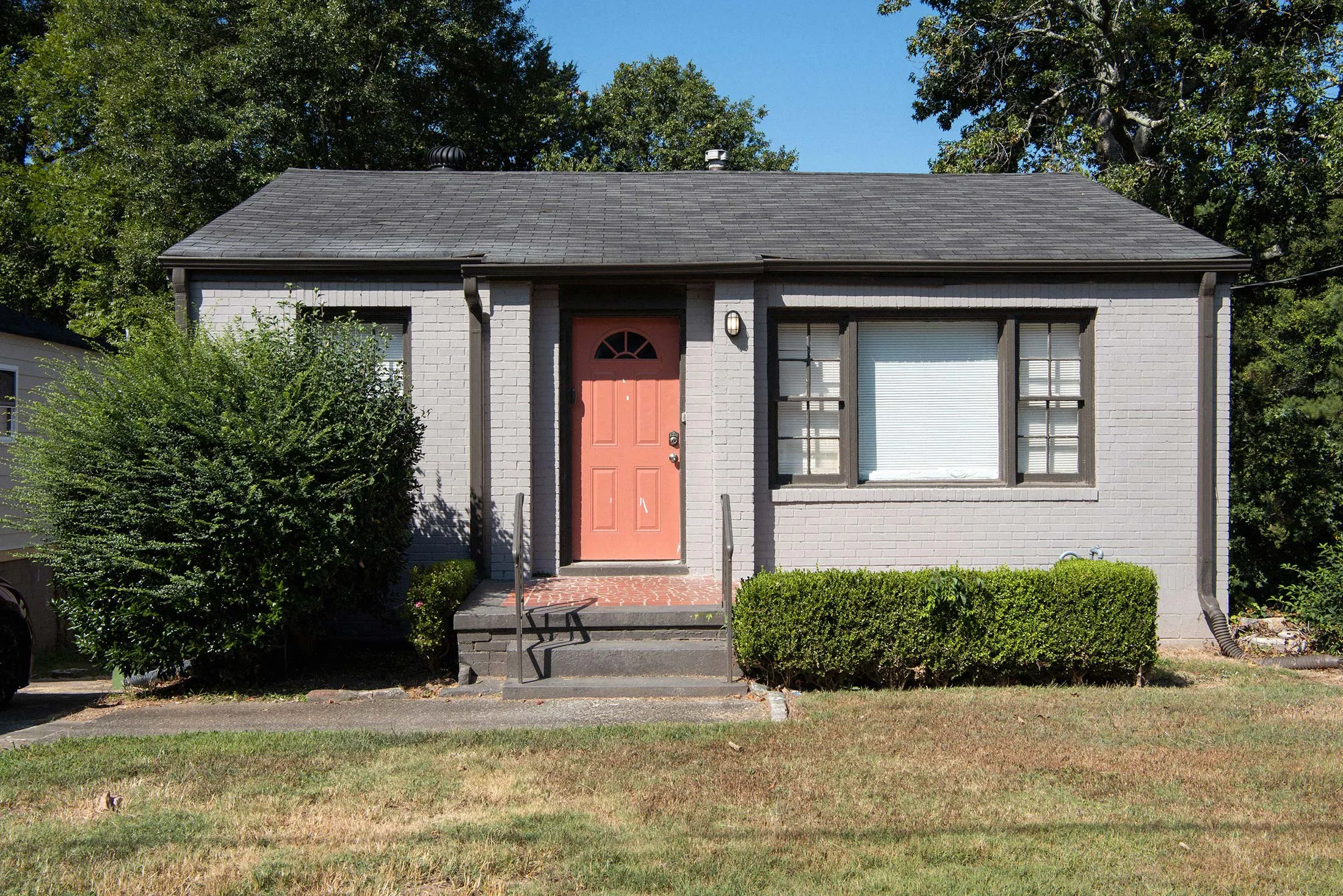 Exterior view of a PadSplit home.
