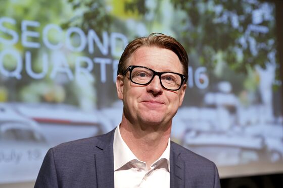 Verizon Names Vestberg CEO in Sign It Won't Join M&A Frenzy