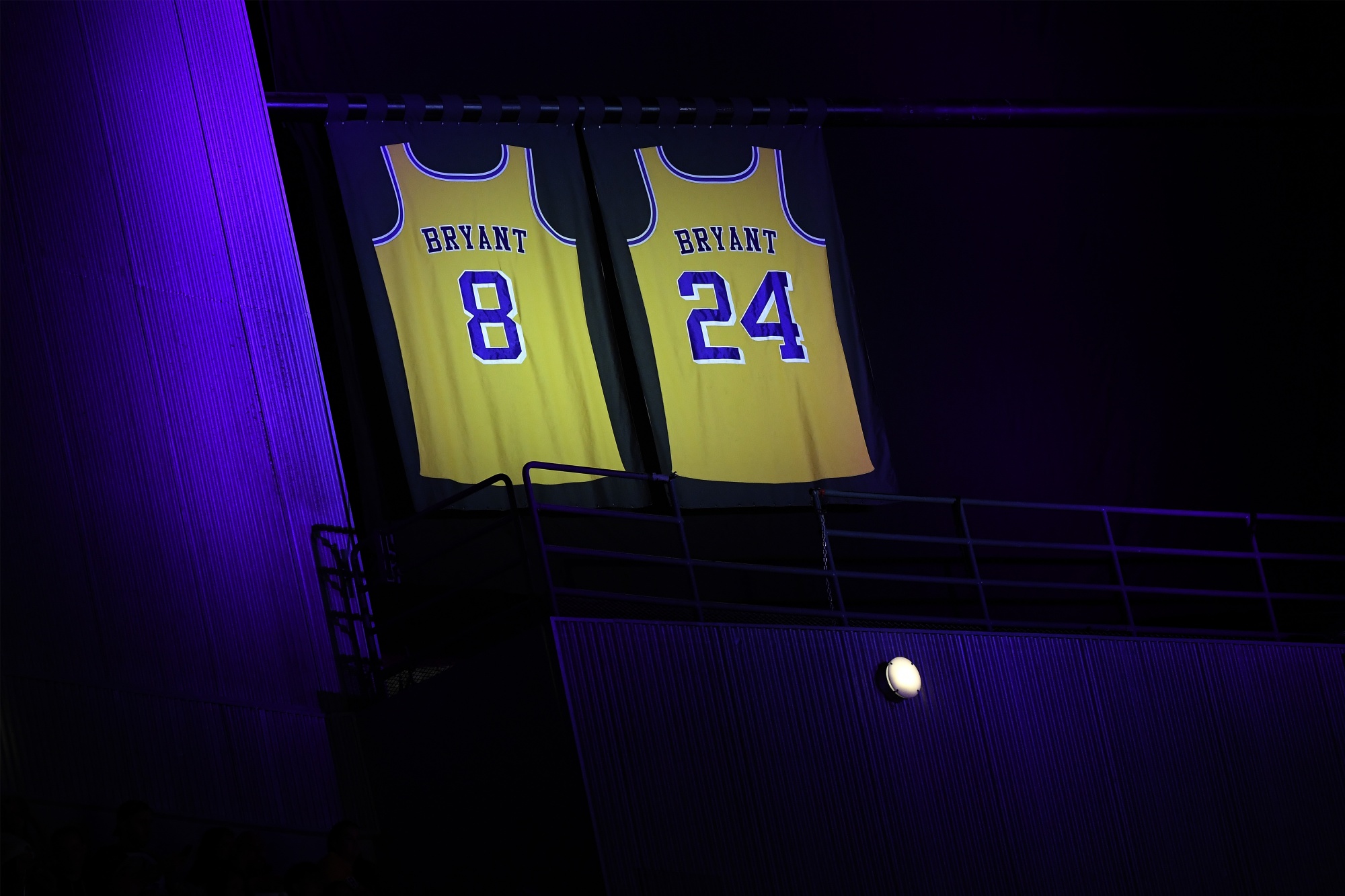 Lakers Wear Kobe's Jersey Numbers 8 and 24