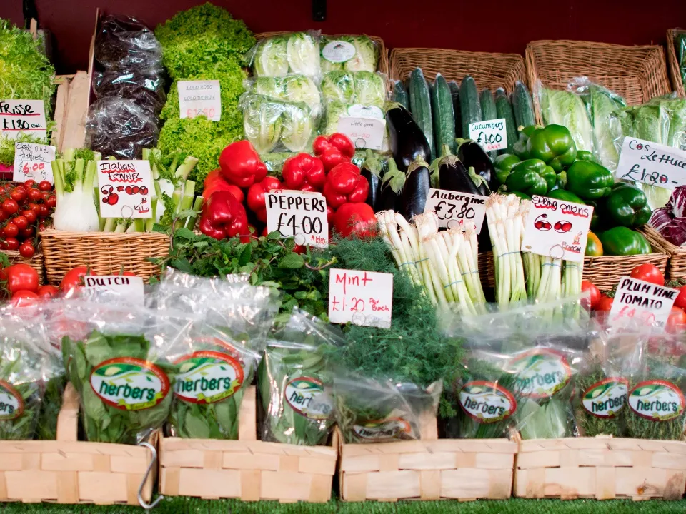 BRITAIN-RETAIL-ECONOMY-FOOD