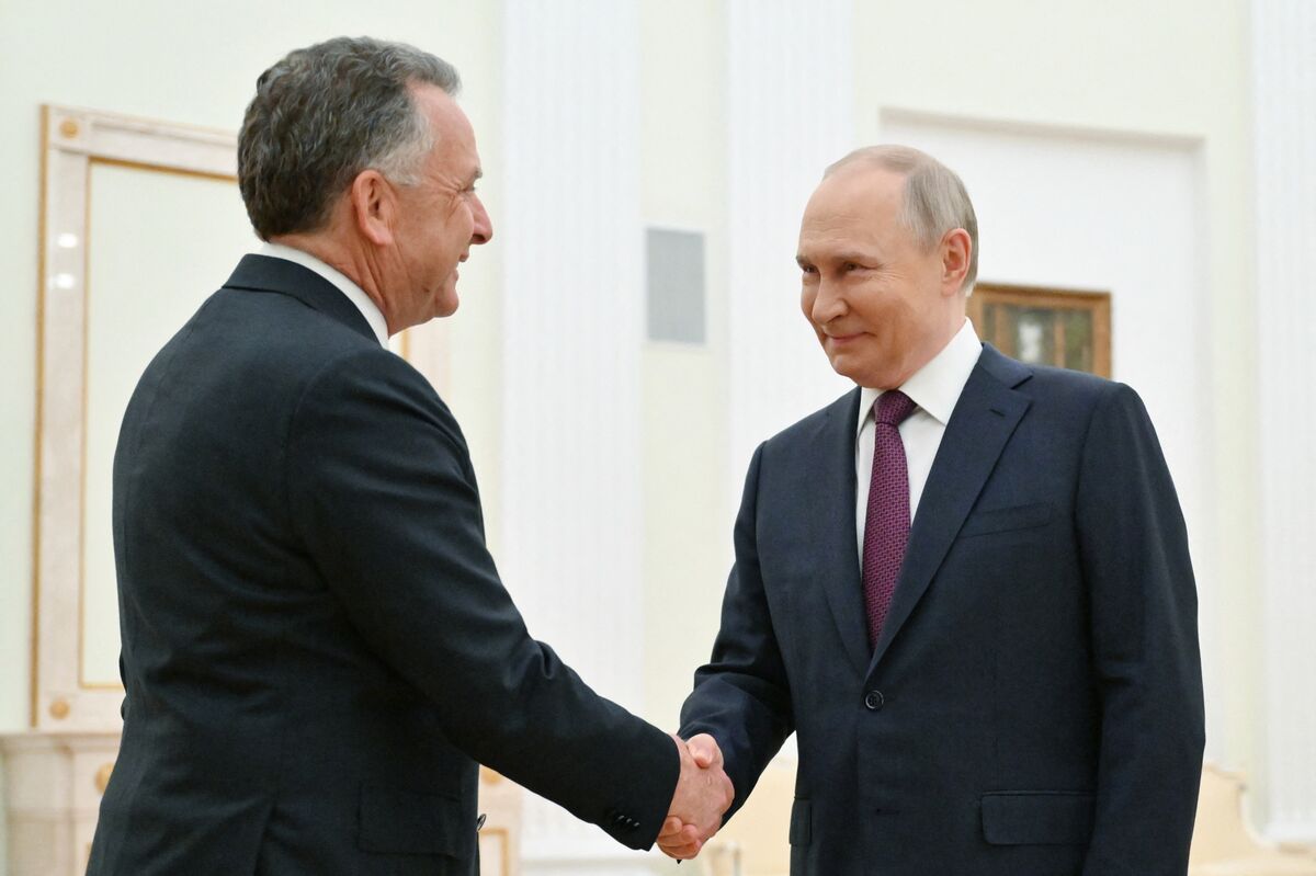 Putin Defends Witkoff’s Role in Conveying Russian Views to Trump