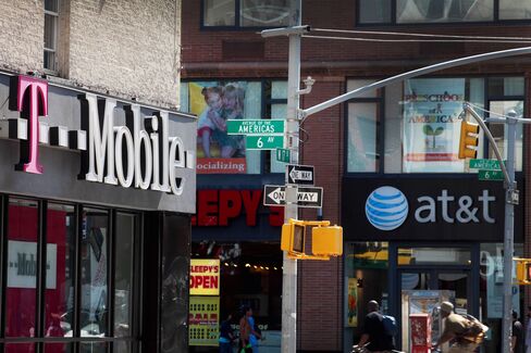 U.S. Files Antitrust Complaint to Block AT&T, T-Mobile Deal
