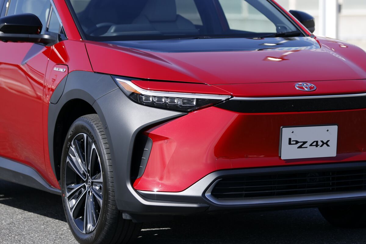 Toyota Emphasizes Durability of Battery in bZ4X Electric SUV - Bloomberg