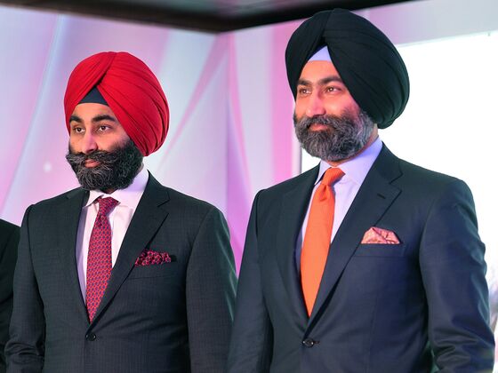 Ex-Billionaire Shivinder Singh Sues Brother as Empire Collapses