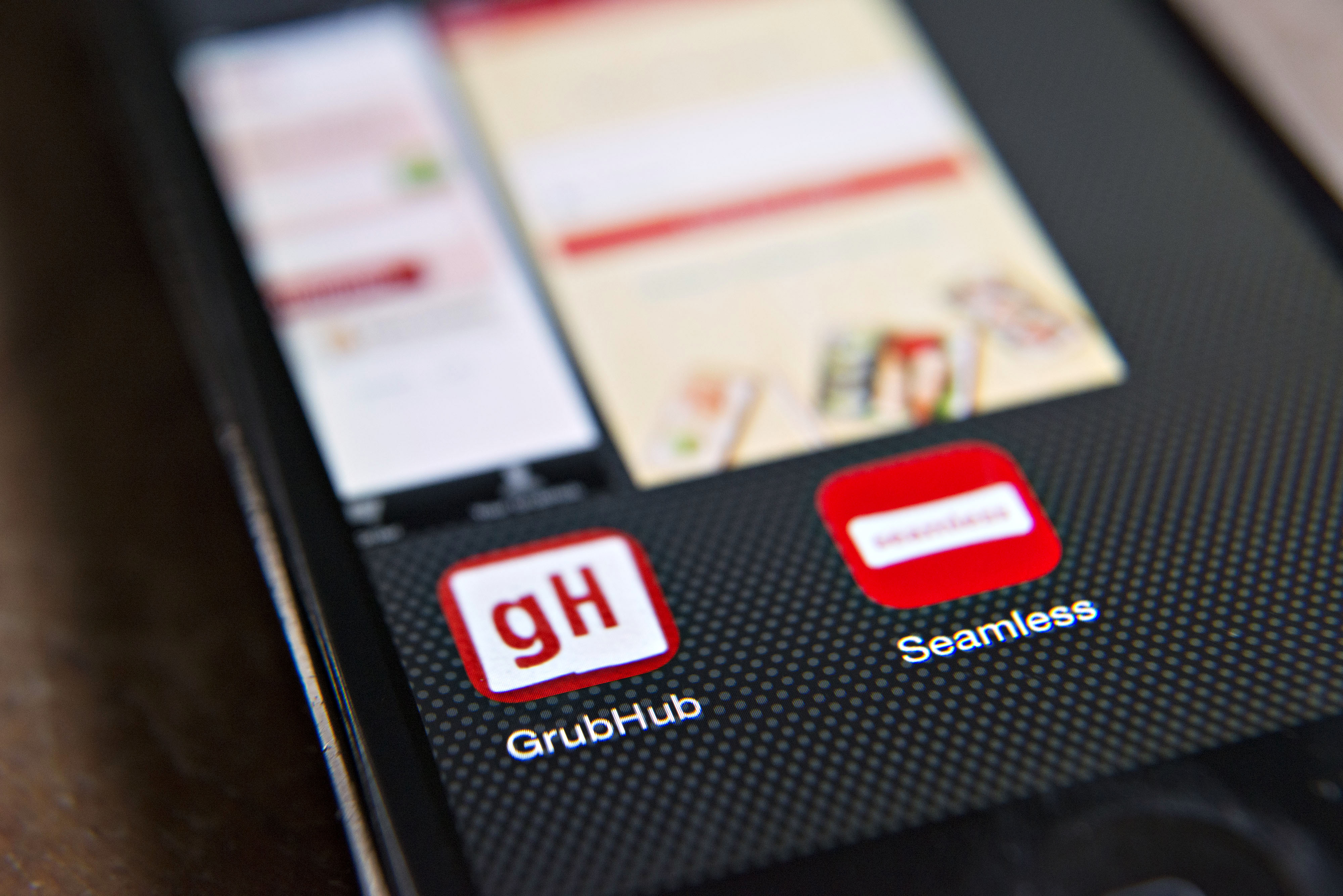 Primes NYC Food Delivery Market by Investing in Seamless and Grubhub
