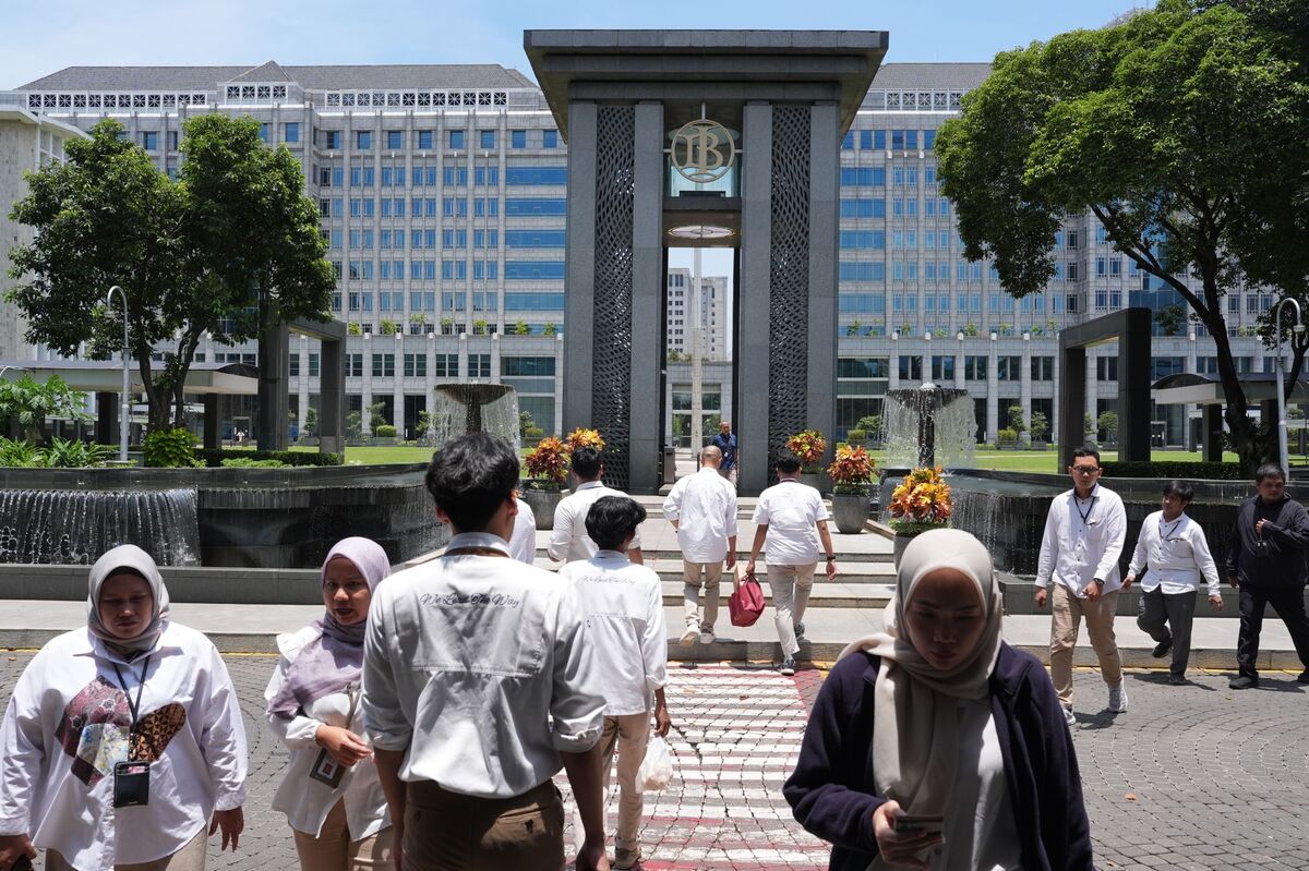 Indonesia Changes Tack in Bid to Get Banks to Lend More, Boost Growth