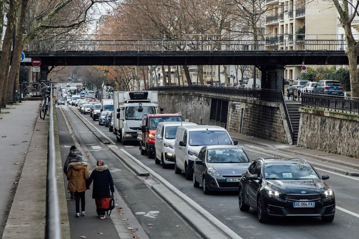 Europe Car Sales Rise For Third Straight Month on EV Strength