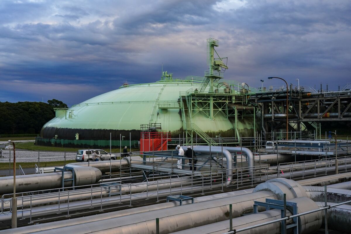 Asian Gas Falls to One-Year Low as Trade War Stokes Demand Fears