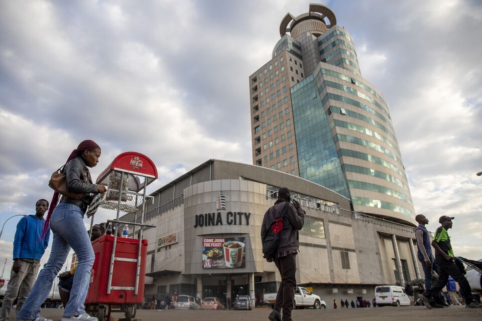 Zimbabwe Holds Interest Rate Steady at 130%, Highest in Africa - Bloomberg