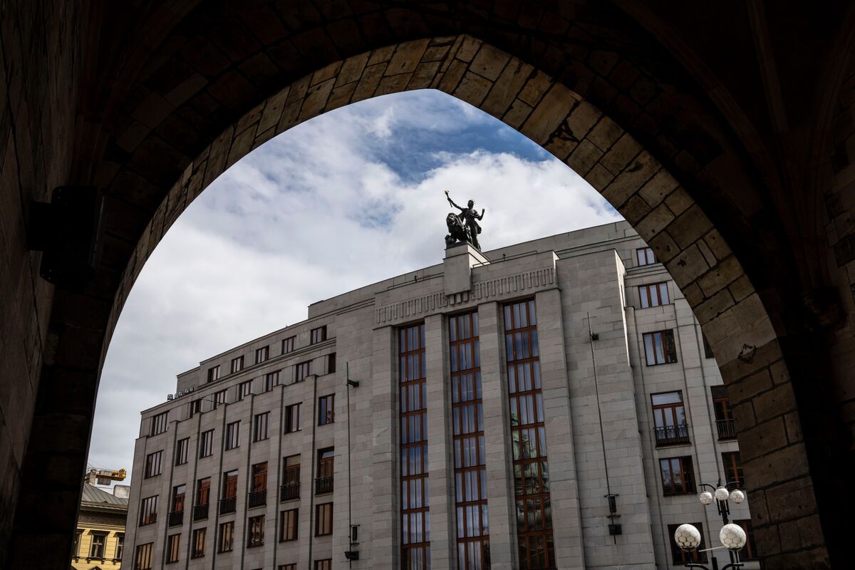 Moneta Bank CEO Sees Chance Czech Rates Will Rise Further