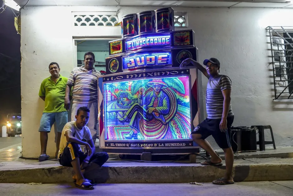 The de Moyas with El Jude. Clockwise from left: Pacho (in green shirt), Mario, Mario Jr., and Eduardo (seated).