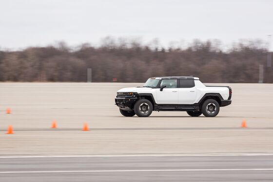 GM’s $27 Billion Electric Bet Begins With Bad-Boy Hummer Truck