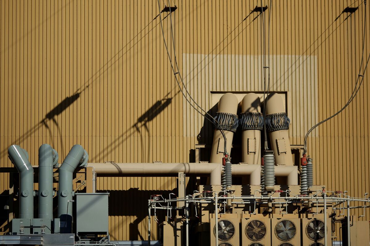AI Power Needs Threatened by Transformer Shortage, WoodMac Says