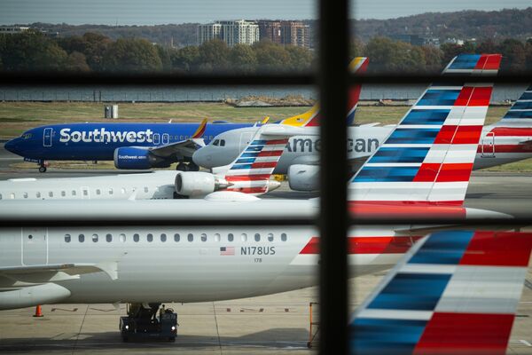 US Airlines Cut Flights, More To Come As Shutdown Drags On