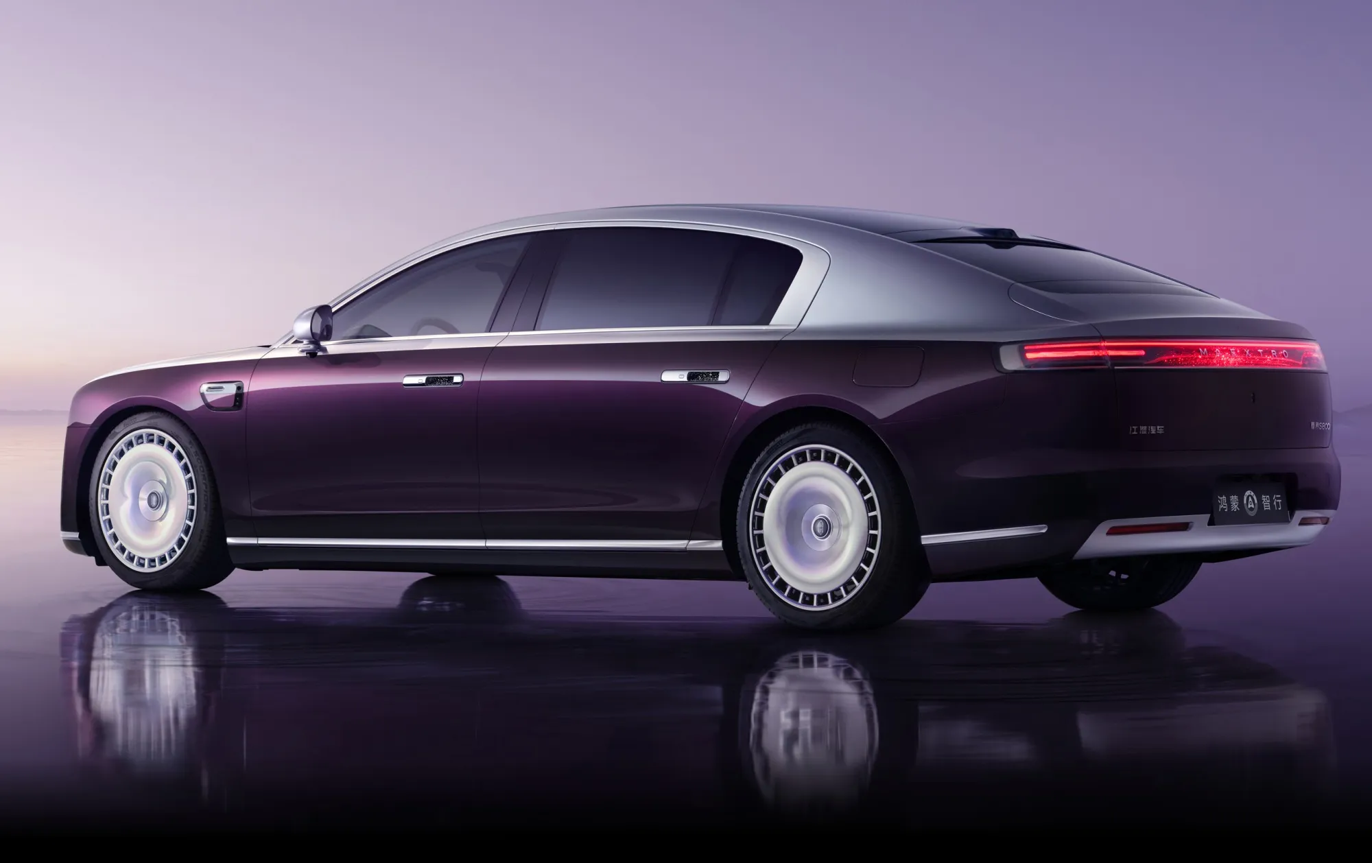 The Maextro S800 sedan