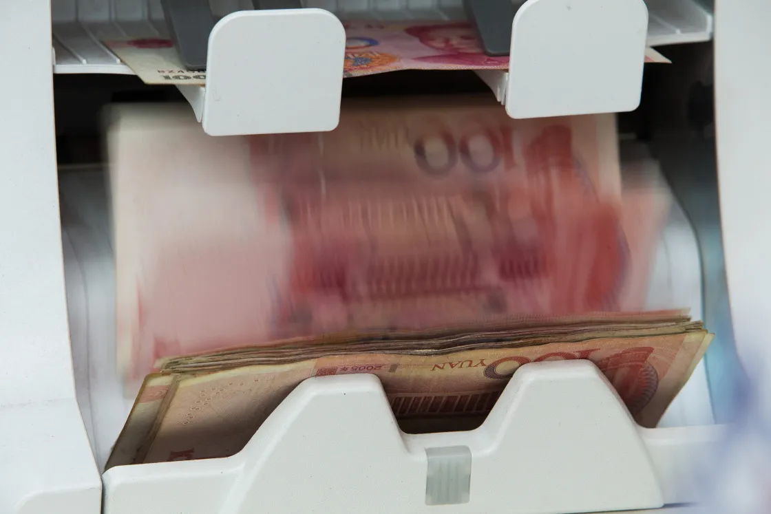 Images of Chinese Yuan Banknotes As 50% of China Market Now Halted