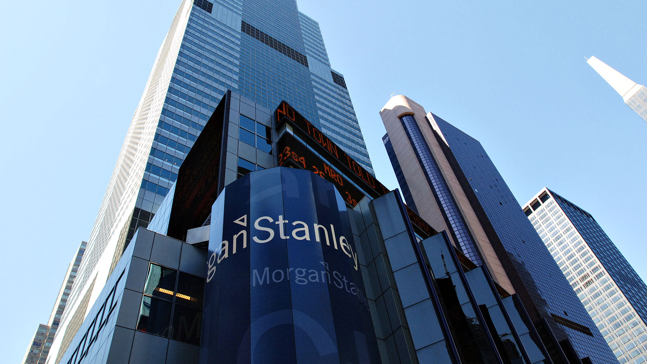 Morgan stanley. Банк Morgan Stanley. Morgan Stanley штаб квартира. Банк Минимализм.