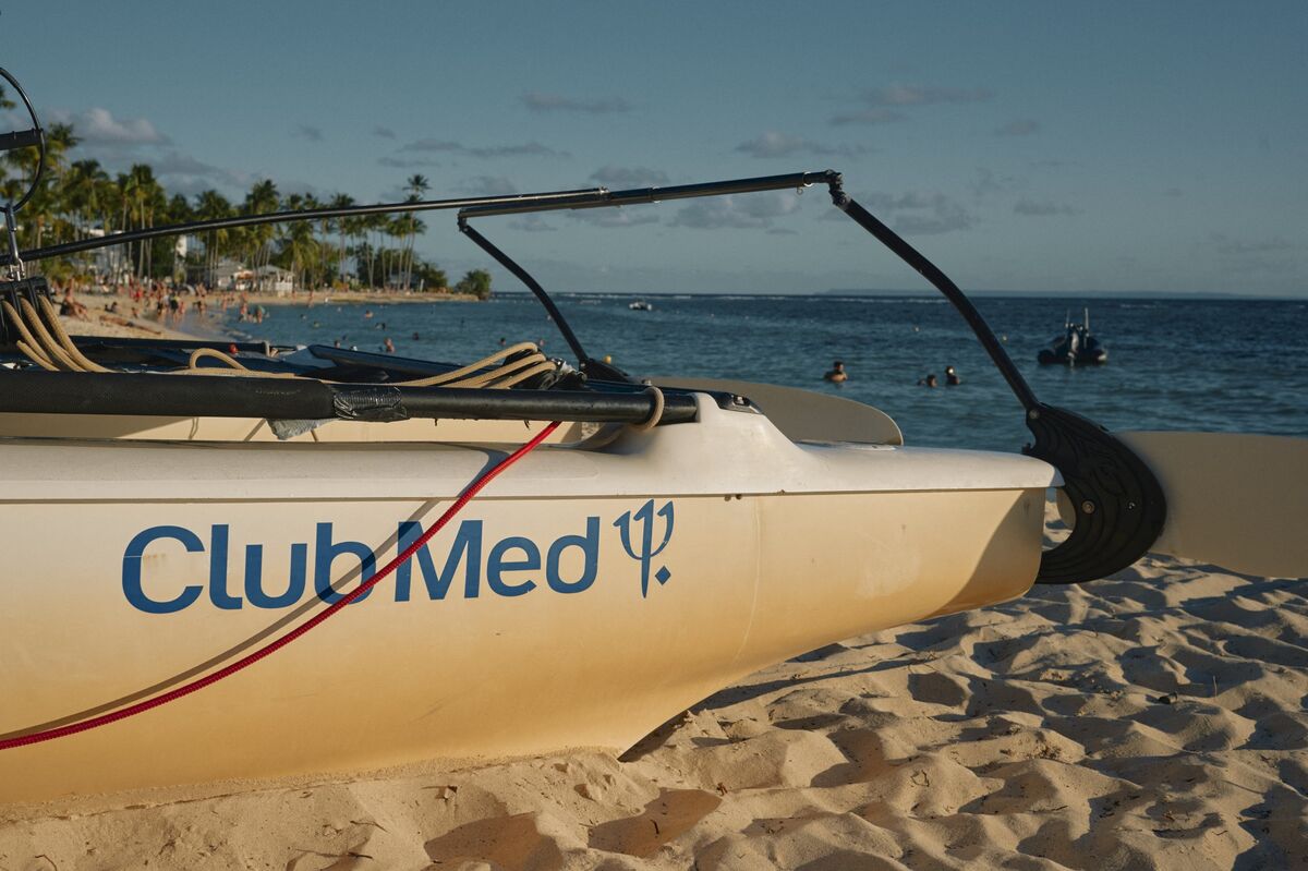 Fosun Resort Chain Club Med Is Said to Consider Hong Kong for IPO