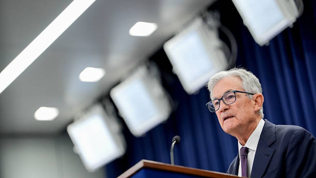 Fed Policy Should Help Stabilize Labor Market, Chair Powell Says