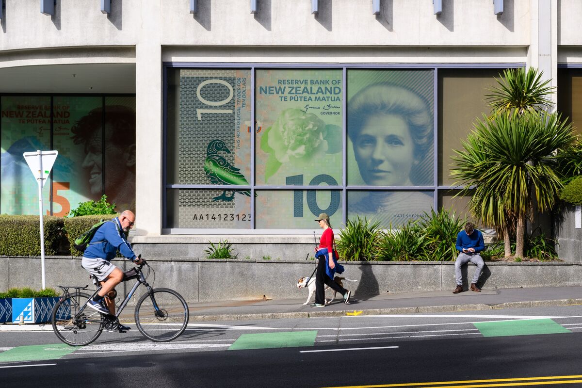New Zealand Unexpectedly Leaves Rate at 2.75% After RBNZ Vote