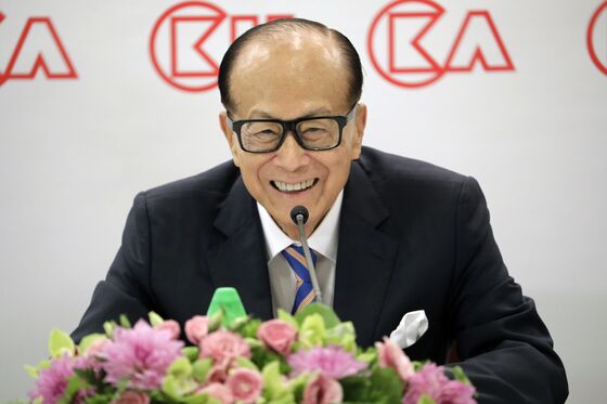 Li Ka-shing Gives $64 Million to University and Makes Protest Appeal