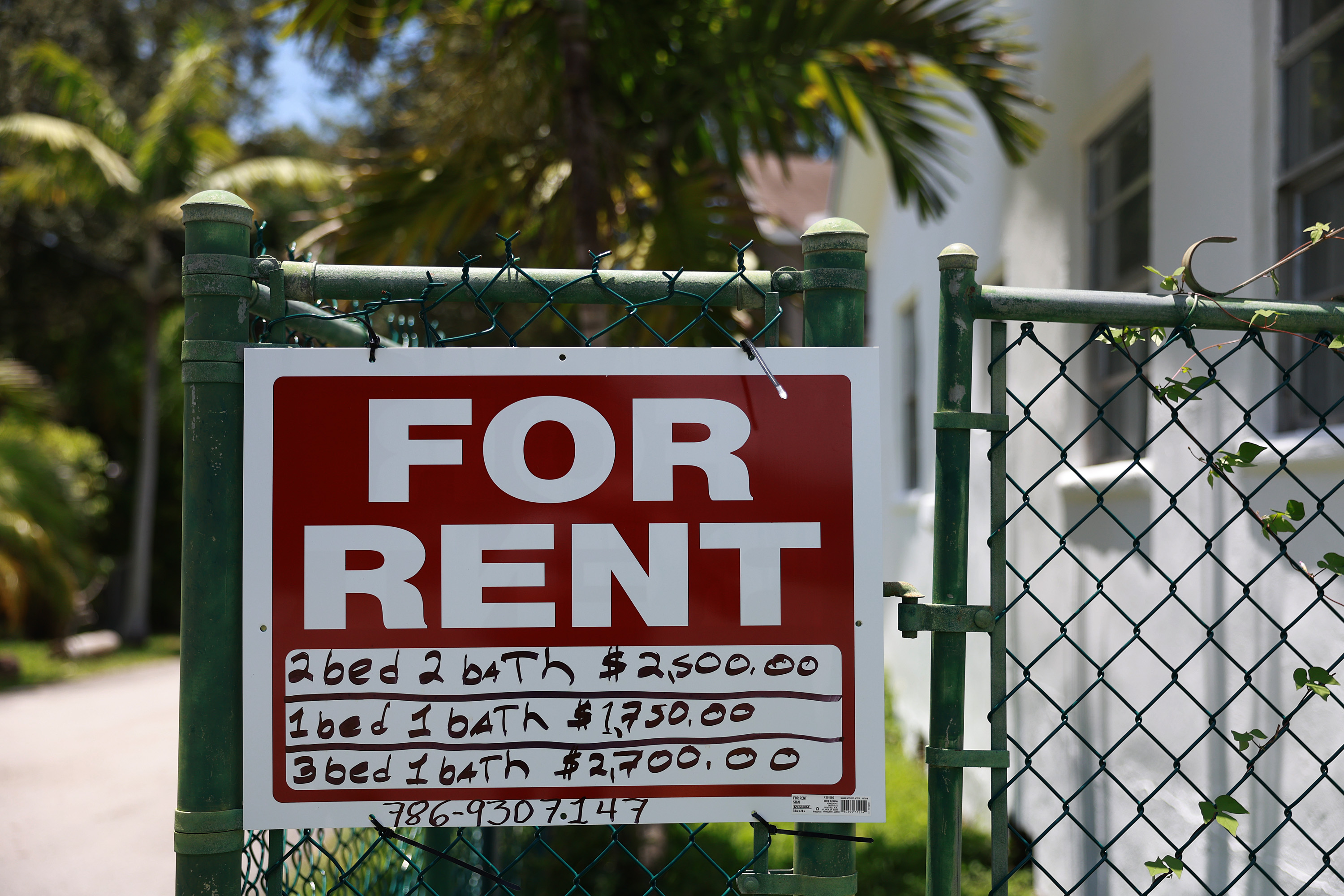 Rent Hikes of 2021 and 2022 to Boost CPI Into 2026 - Bloomberg