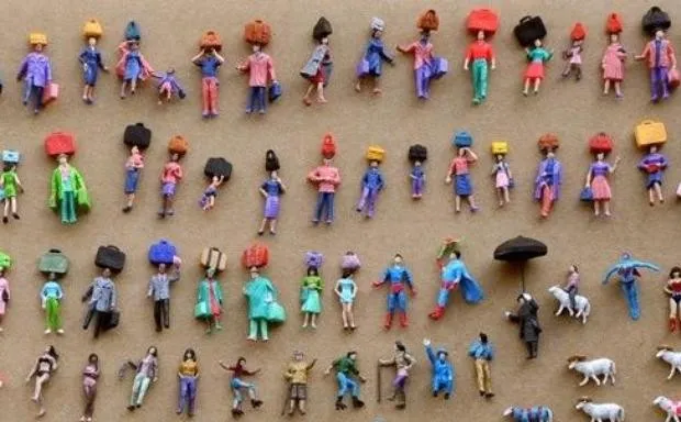 How a Thousand Tiny Figurines Will Connect Strangers All Over the World Bloomberg