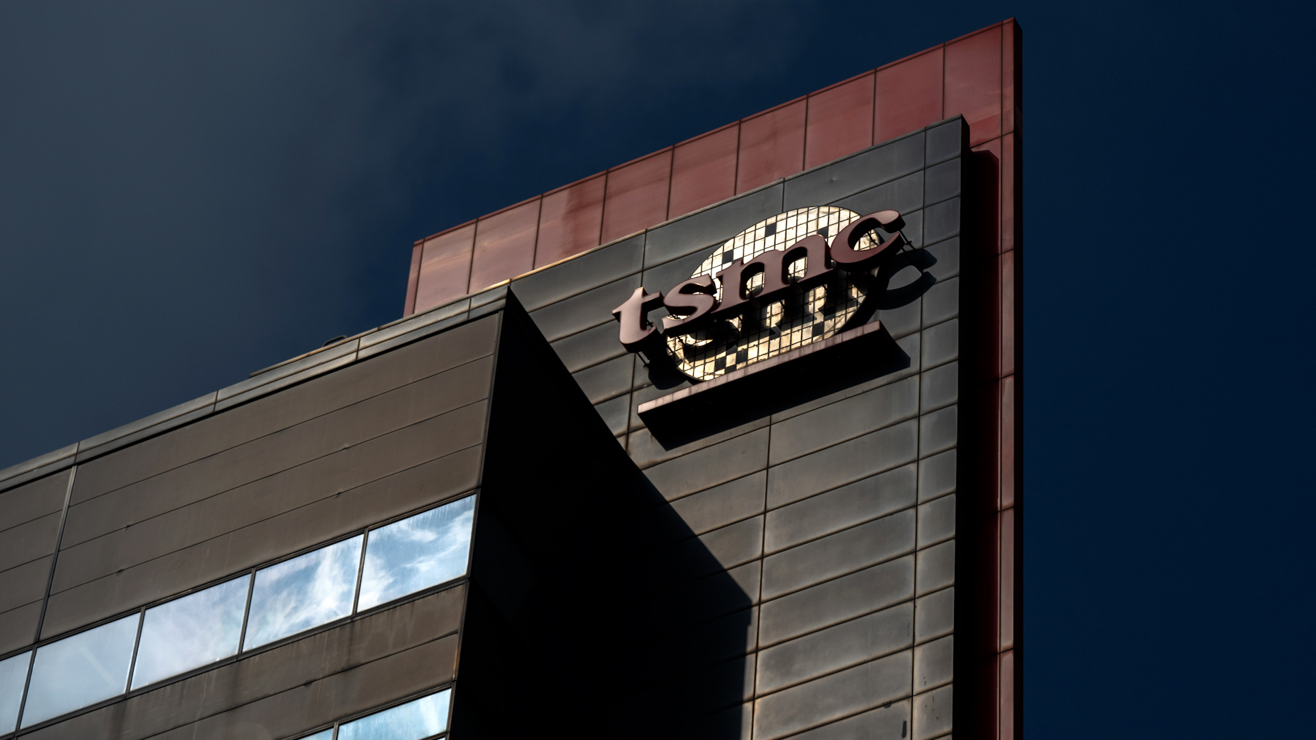 TSMC Lures Patriotic Taiwan Traders Who See Investing as