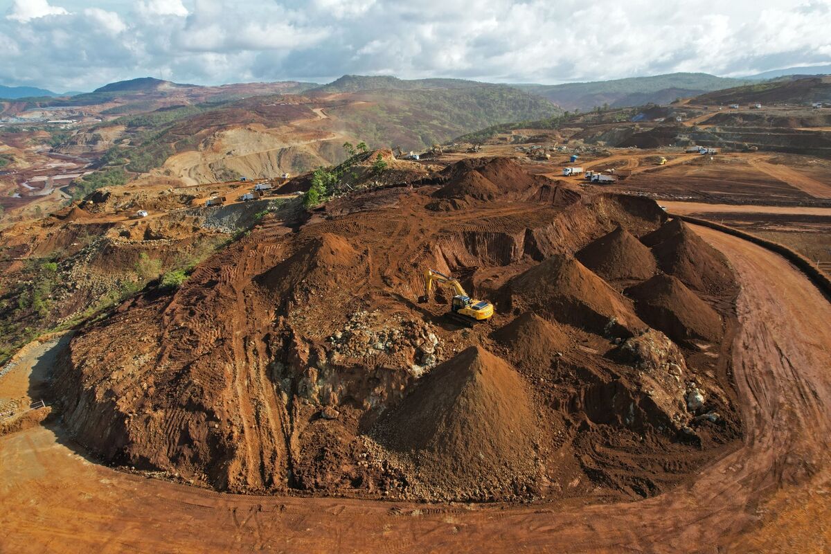 Trump Team’s Demands on Mining, China Snarl Indonesia Trade Deal