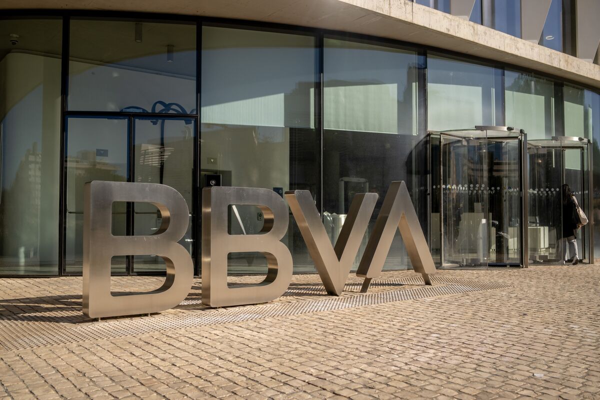 assets.bwbx.io image