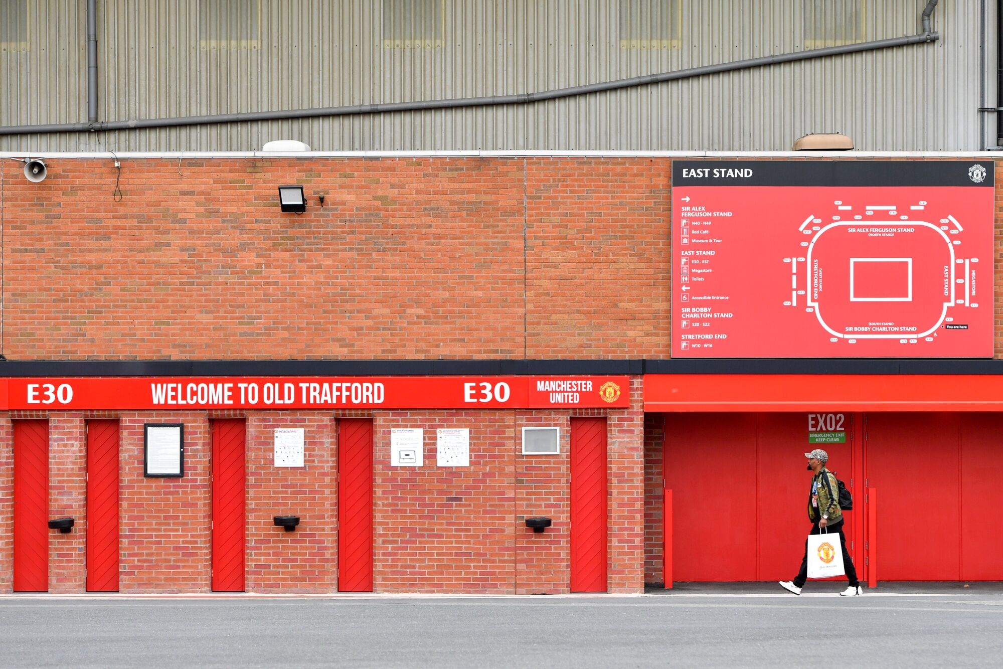 Man United Share Price Jumps After Qatari Group Makes Improved Offer glazer-could-net-50m-from-man-united-shares