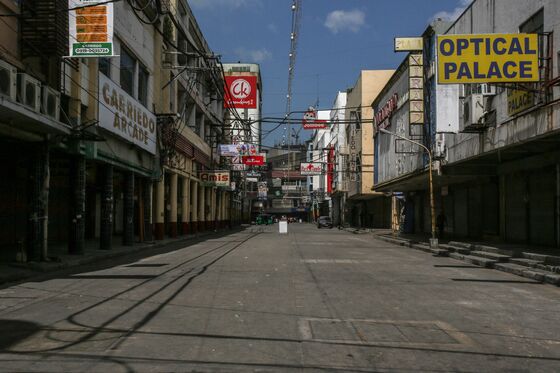Worst Covid Surge in Southeast Asia Hammers Philippine Hospitals