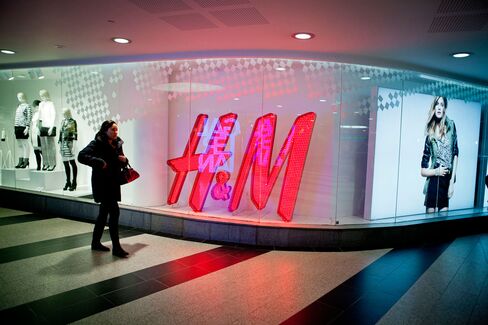 H&M’s first designer collaboration was with Karl Lagerfeld in 2004, and the chain has also worked with Stella McCartney, Jimmy Choo, Donatella Versace and Lanvin.