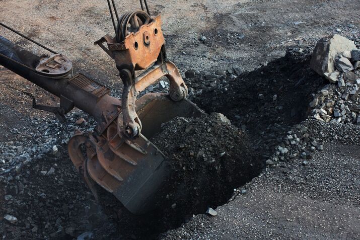 Glencore Doubles Down on Coal as Mining Rivals Seek to Exit