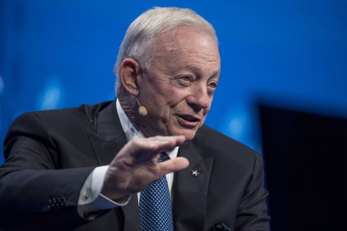 Cowboys Owner Jerry Jones Says He's Hunting for More Gas Assets