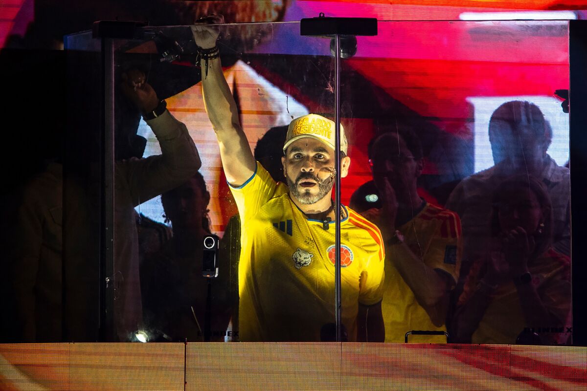 La selección Colombia queda atrapada en la disputa electoral entre Cepeda y De la Espriella