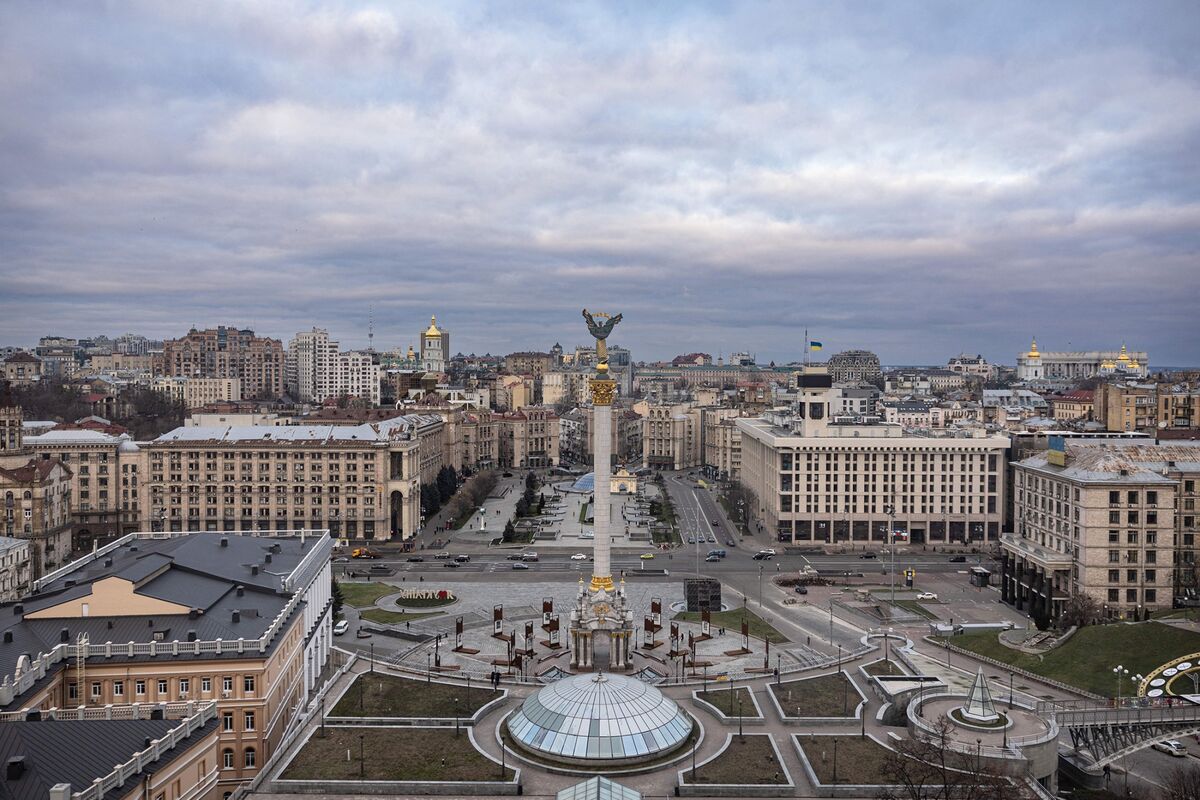 Ukraine Clinches Bond-Conversion Deal With Warrant Holders