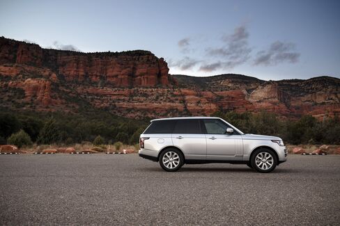 The HSE diesel delivers 32-percent increased fuel efficiency over the supercharged V6 gasoline engine.